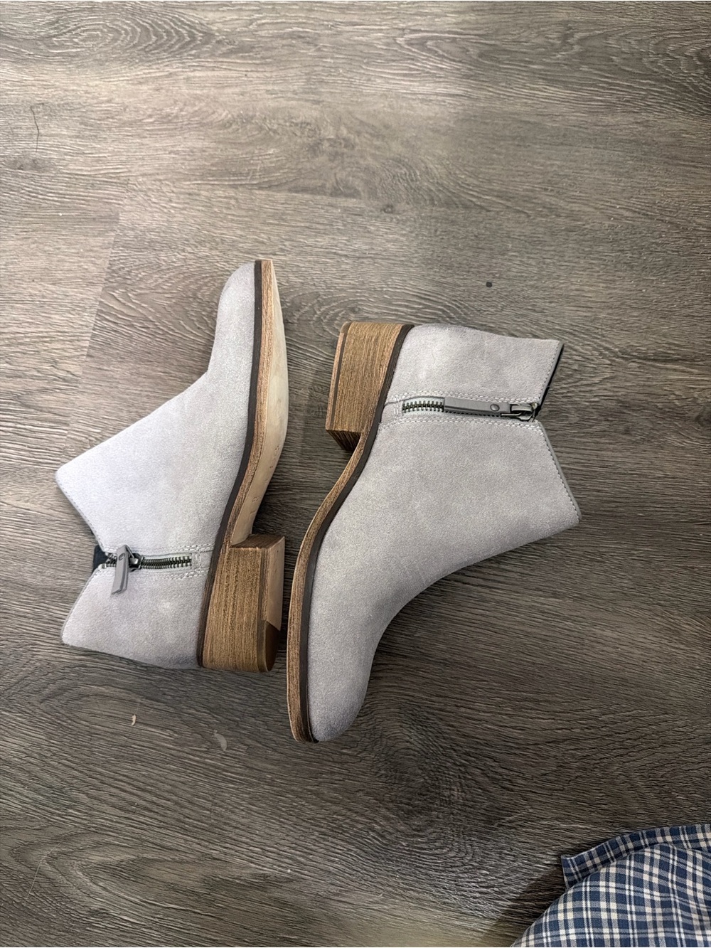 Cole Haan Gray Suede Ankle Boots Side Zip Block Heel Women’s 7B - Picture 8 of 9